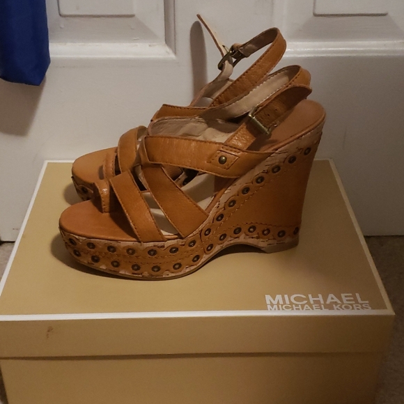 New! MICHAEL Michael Kors "Roadie Venus Wedge" 6.5 - Picture 4 of 5
